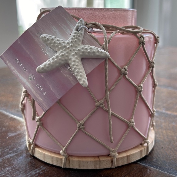 “New with tags” DW Home Plumeria & Guava Pink Candle - Picture 1 of 5